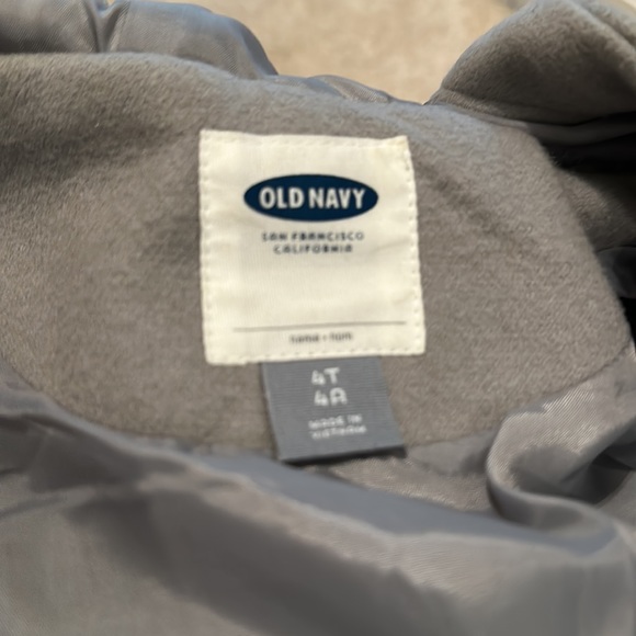 Old Navy size 4T gray pea coat with hood. - Picture 3 of 3
